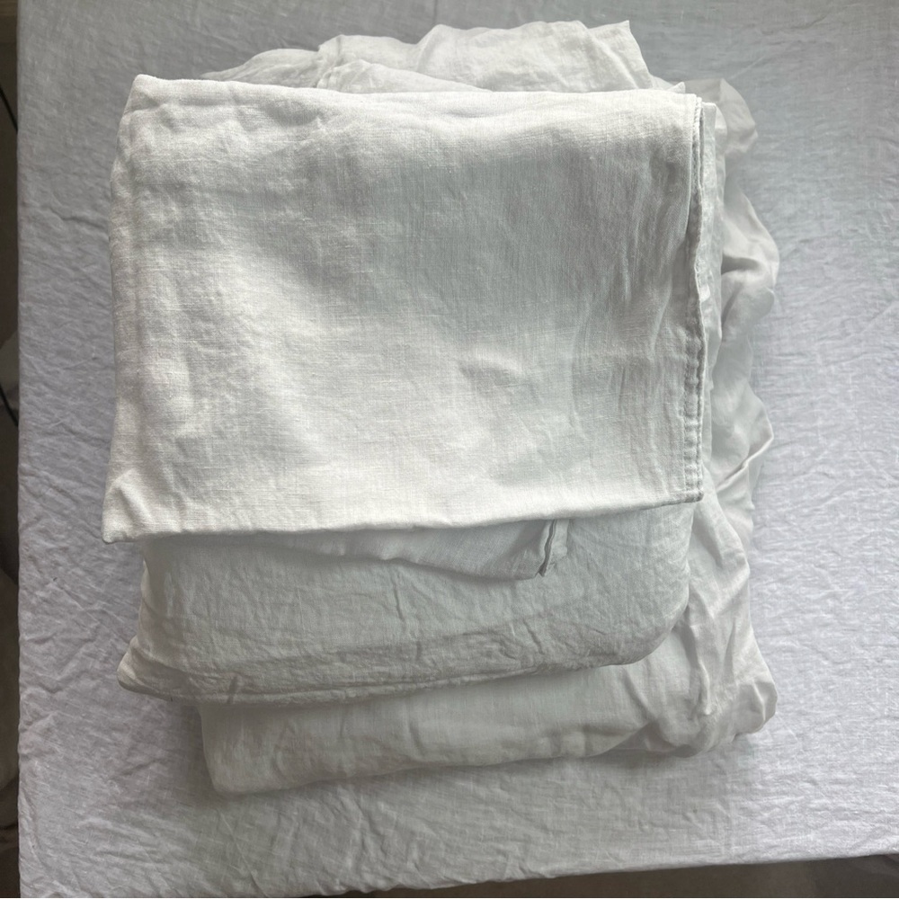 Brooklinen 100% Linen Sheets in Cloud Grey size Queen NEW
